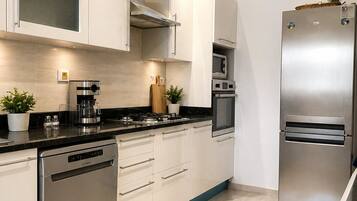 Apartment, 2 Bedrooms, Smoking, Balcony | Interior