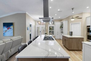 Dining - Elegant 4-bed Home w/ Pool & Spa Near Anna Maria (West Bradenton)