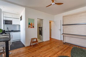 Kühlschrank, Kochgeschirr/Geschirr/Besteck