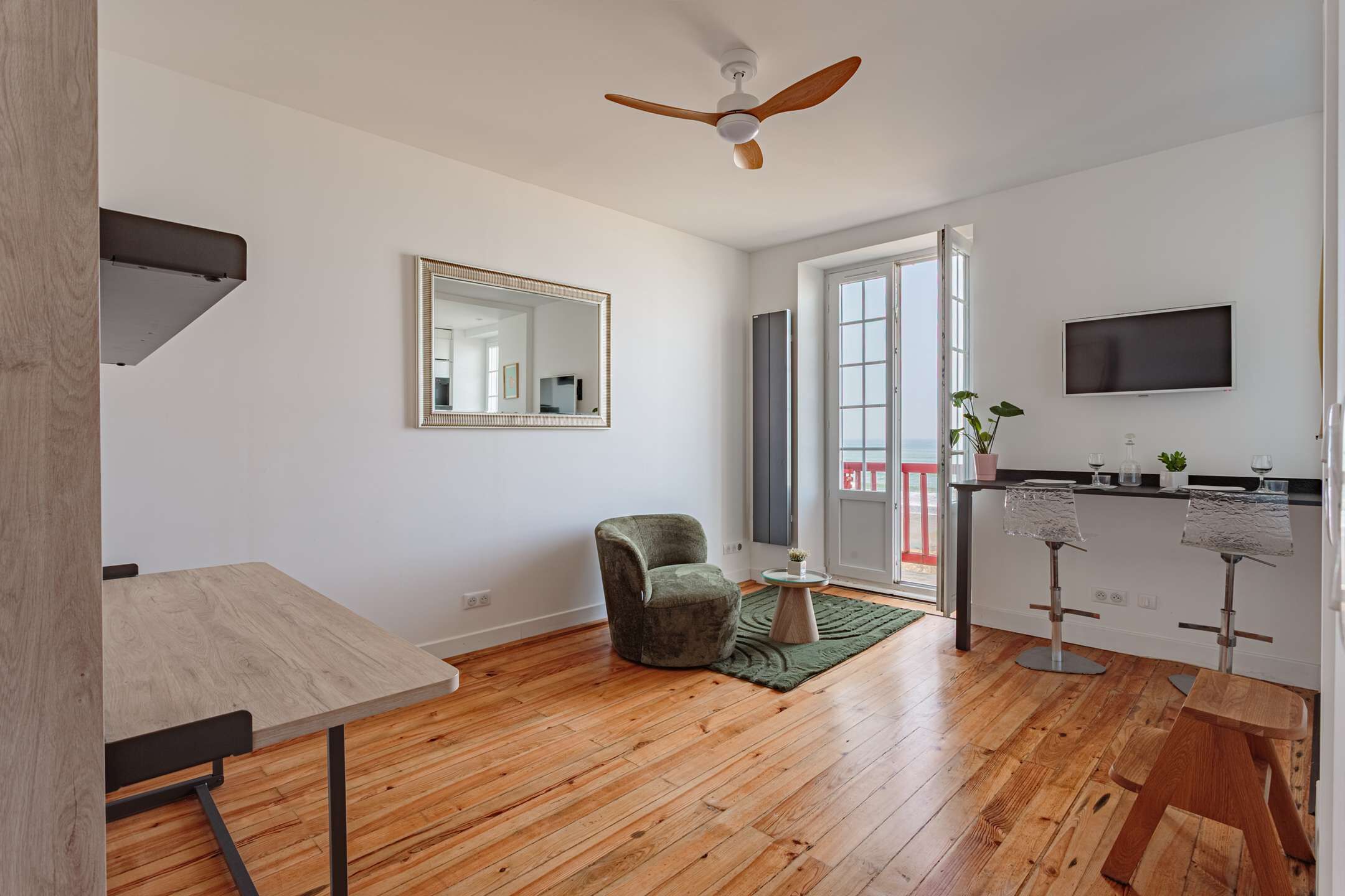 New Studio Apartment Just A Stone's Throw From Grande Plage, With Parking - Anglet