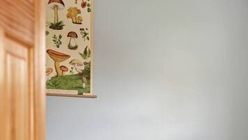 Skrivebord, wi-fi og sengetøy