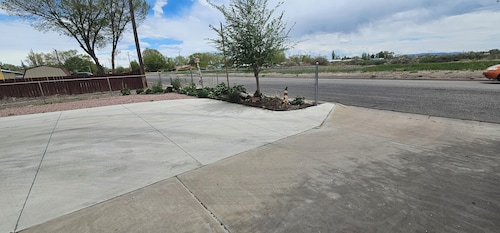 Spacious 3 bedroom and 1.5 bathroom fully fenced around for pets and childrens