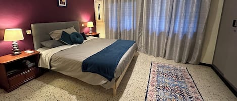 Iron/ironing board, WiFi, bed sheets