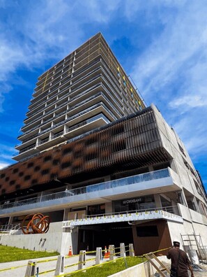 Exterior - Mid Century Modern Urban Loft in San Benito - Volcano View (San Salvador)