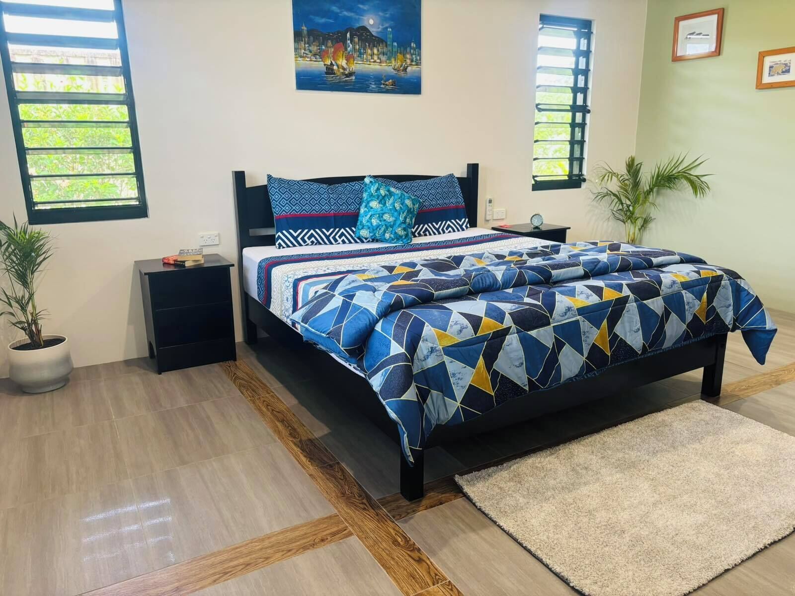 2 bedrooms, iron/ironing board, internet, bed sheets