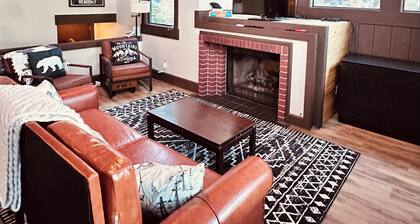 Blue Bear Haus - biking/hiking trails from condo, walking distance ski resort