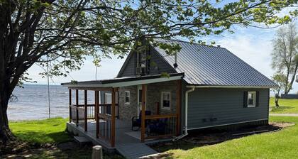 Lake Ontario Waterfront Cottage | Kayaks, Fire Pit & Peaceful Escape