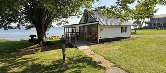 Lake Ontario Waterfront Cottage | Kayaks, Fire Pit & Peaceful Escape