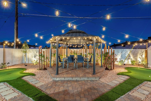 WaveGazebo dining! 🌟 Enjoy fans, misters & heaters for year-round VIP comfort.