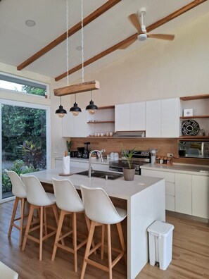 Fridge, microwave, oven, stovetop - New Charming House with Private Pool, Concierge, AC and Close to the Beach! (tamarindo)