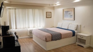 Single Room | Desk, iron/ironing board, free WiFi
