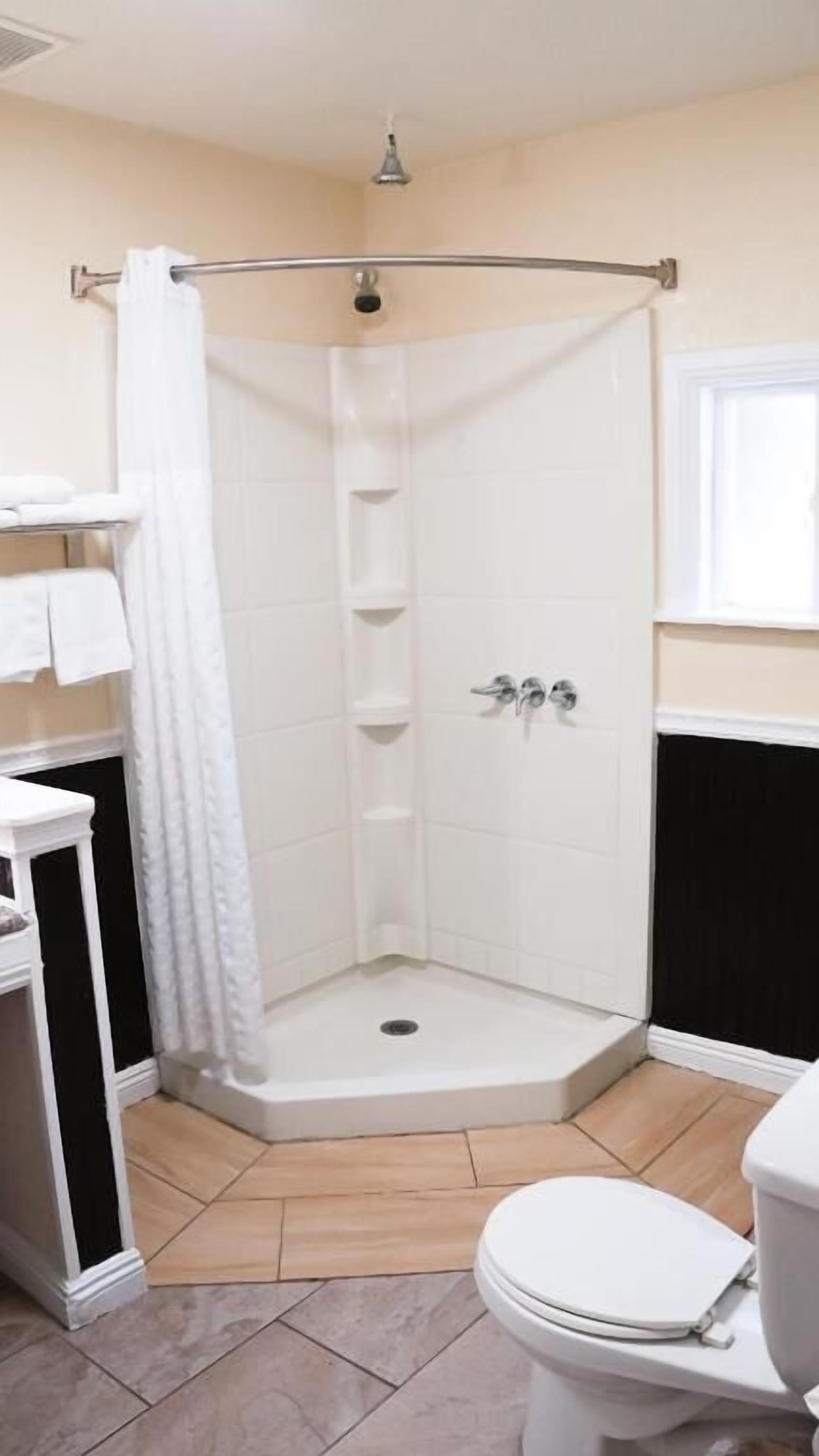 Deluxe Single Room | Bathroom