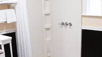 Deluxe Single Room | Bathroom