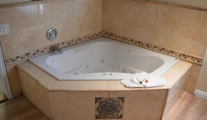 Bathroom - 777 Motor Inn (Los Angeles)