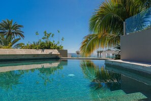 Pool - Contemporary 4BR Beachfront Villa on Cabo Corridor (Cabo San Lucas)