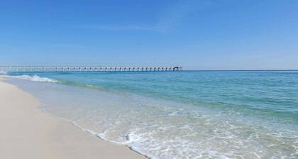 11th-floor oceanfront condo with pool, Gulf & pier views with laundry!