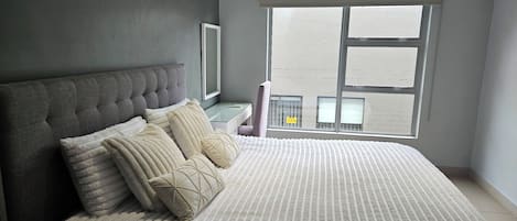 Iron/ironing board, Internet, bed sheets