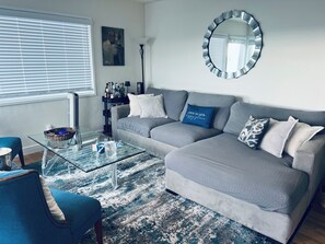 Smart TV - Oceanfront Cottage- steps to Sunset Cliffs (San Diego)
