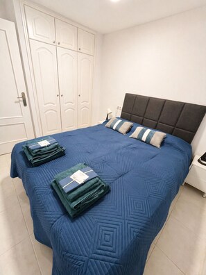Internet, bed sheets - Next to the beach, centrally located, terrace with swimming pool (Puerto de la Cruz)