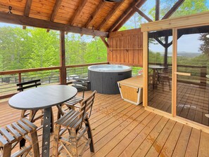 Outdoor dining - Villa Serena - Luxury Group Retreat w/ Casita | Private Pickleball | Hot tub | Sauna | Cold Plunge (Blue Ridge)