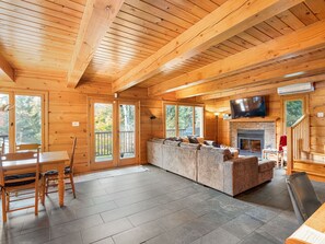 Fernseher, Kamin