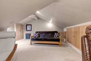 TV, fireplace, offices - 3BR Townhouse with Loft - Walk to Ski Lifts (Park City)