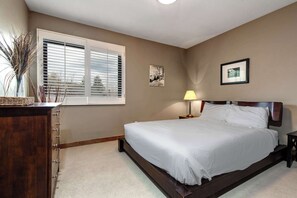 3 bedrooms, desk, iron/ironing board, WiFi - 3BR Townhouse with Loft - Walk to Ski Lifts (Park City)