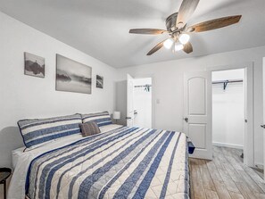 1 bedroom, iron/ironing board, free WiFi, bed sheets - Apt Montrose-Midtown-Museums-Games-WiFi-Parking M1 (Houston)