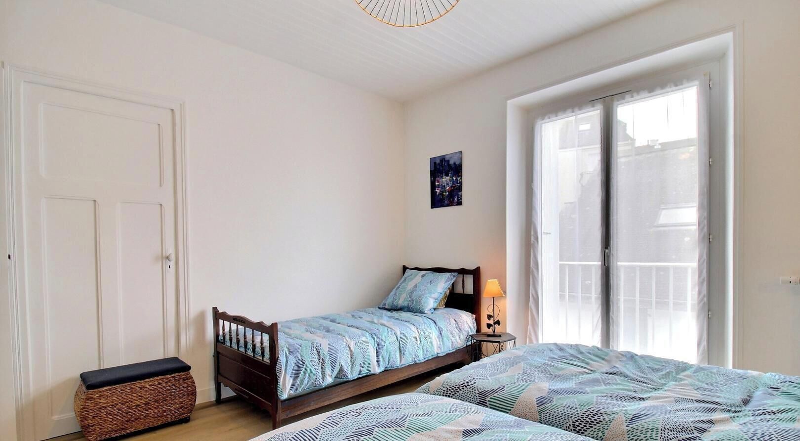 Iron/ironing board, travel cot, free WiFi, bed sheets