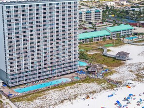 Exterior - Gulf front condo with resort amenities, steps to the beach (Destin)