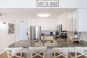Oven, dishwasher, coffee/tea maker, blender - Gulf front condo with resort amenities, steps to the beach (Destin)