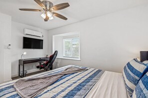 1 Schlafzimmer, Schreibtisch, Bügeleisen/Bügelbrett, kostenloses WLAN