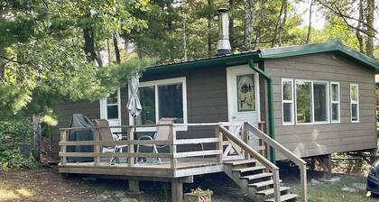 Comfy Lakefront Cabin located 20 minutes North of Kenora Ontario