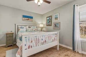 3 bedrooms, WiFi, bed sheets - Mac's Crab Shack | Ocean Views |Great Location (Dauphin Island)