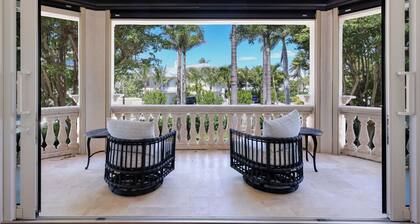 The Dorchester - Premium Luxury - 7 Bedroom 9,5 Bath - Pool-Elevator Sleeps 14