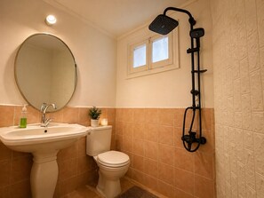 Bathroom - Cozy Apartment in the Heart of Zamalek (Cairo Governorate)