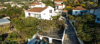 Spacious house floor w/3 balconies, gym, garage