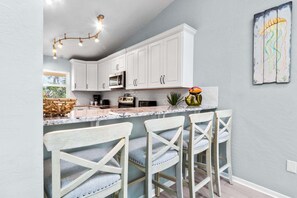 Fridge, microwave, oven, stovetop - Indialantic Oasis | 2BR, Outdoor Screened-in Patio & BBQ Grill! 🌴🌊 (Indialantic)