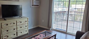 Cozy 1-bedroom apartment in charming Pinehurst with room for a camping trailer