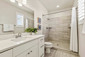 Shower, hair dryer, towels, shampoo - The Retreat Resort Amenities New Listing (Washington)