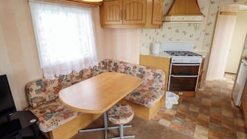 Cookware/dishes/utensils