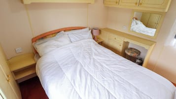 2 bedrooms, individually decorated, individually furnished