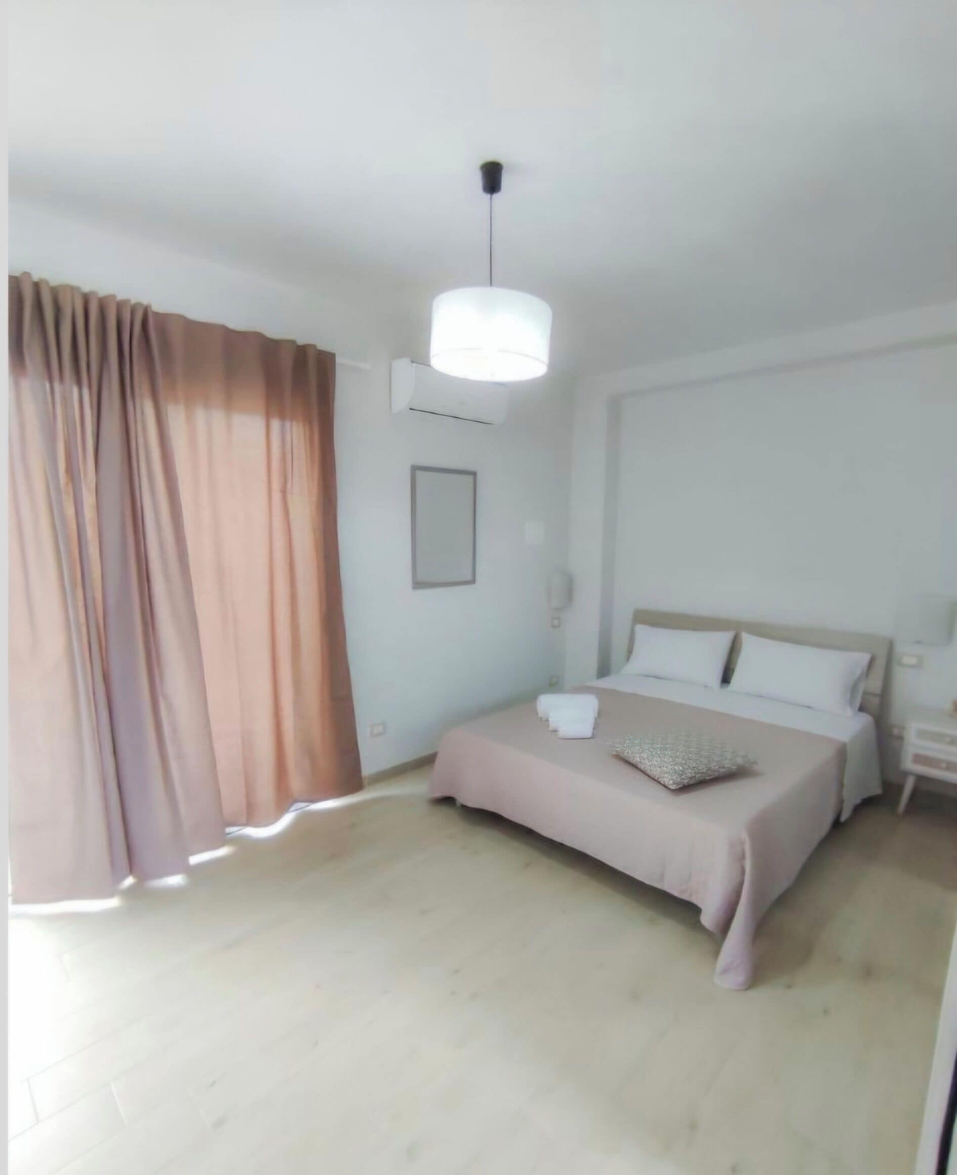 Apartamento clásico, vistas al jardín | Cortinas opacas, tabla de planchar con plancha, wifi gratis