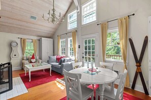 Interior - Waterfront lodge on 24 acres with patio & fireplace (Rhododendron)