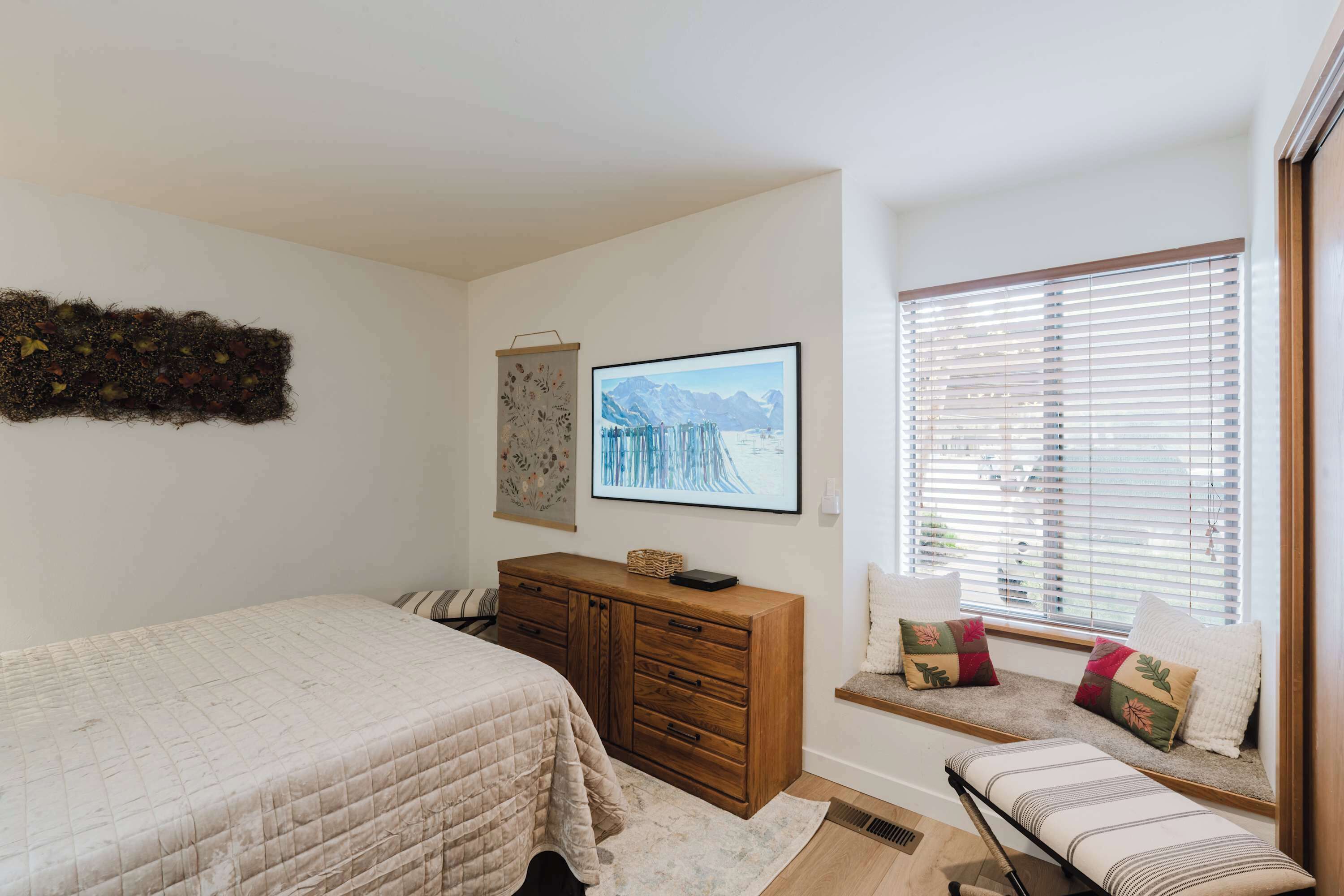 Bügeleisen/Bügelbrett, Reisekinderbett, WLAN, Bettwäsche