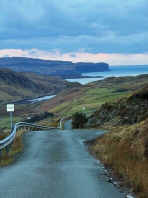Miscellaneous - 2 Bed House - Sleeps 6 - Pets - Parking - Wifi (Waternish)