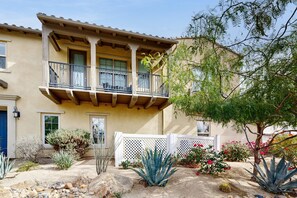 Exterior - Casa Gregario - Beautiful Condo in Spanish Walk Neighborhood (Palm Desert)