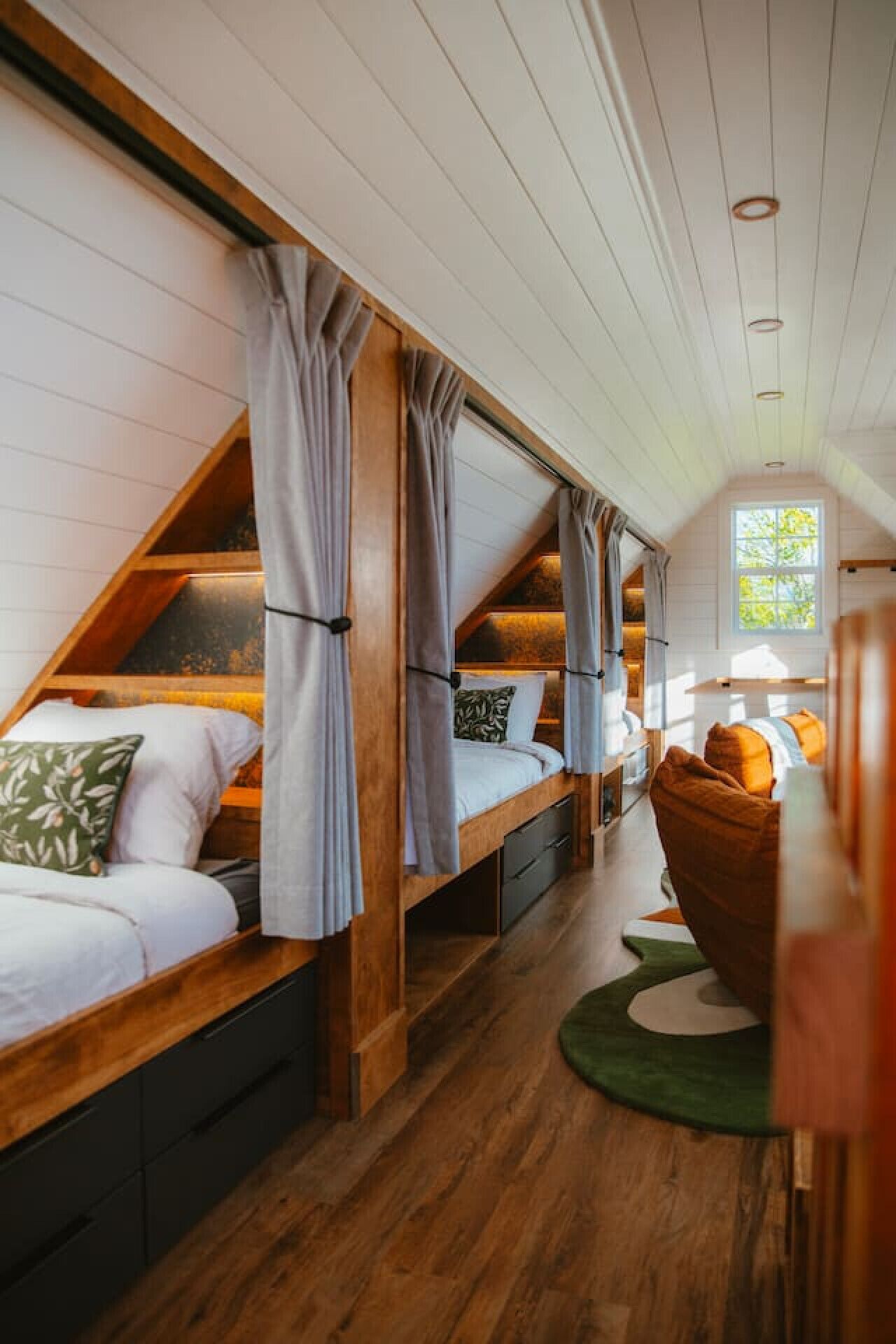 2 soverom, skrivebord, reiseseng for barn og wi-fi