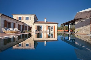 Unclassified image, 5 of 10, button - Villa White Pearl (Istria - Čabrunići) (Čabrunići)