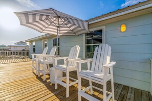 Terrace/patio - Sitt & Swann · New Listing! Steps To Beach · Gulf Views (Gulf Shores)